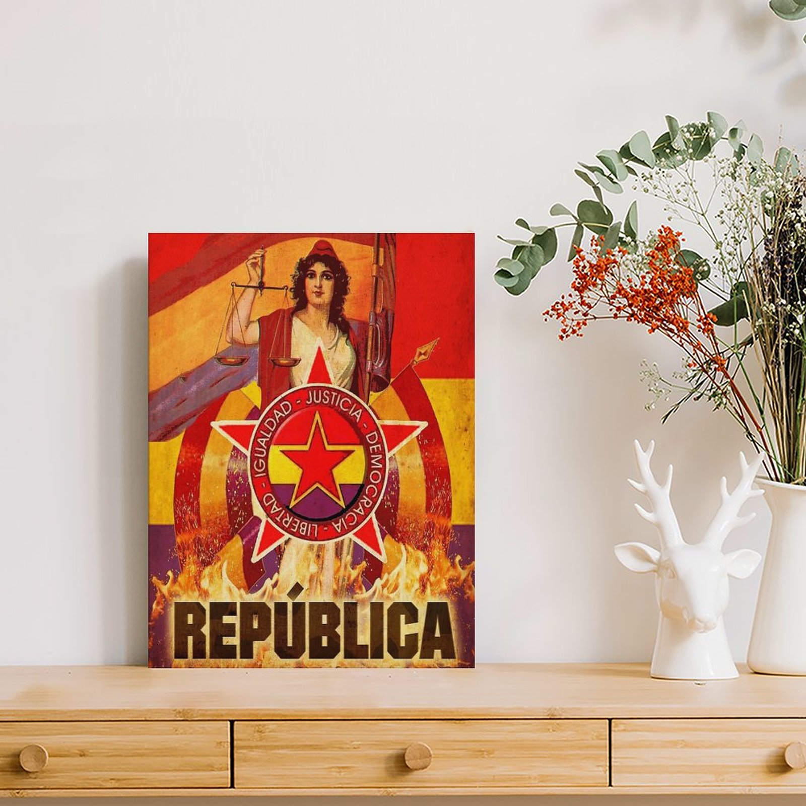 No Pasaran Spanish Revolution  - Home Cinema Decor recension och pris
