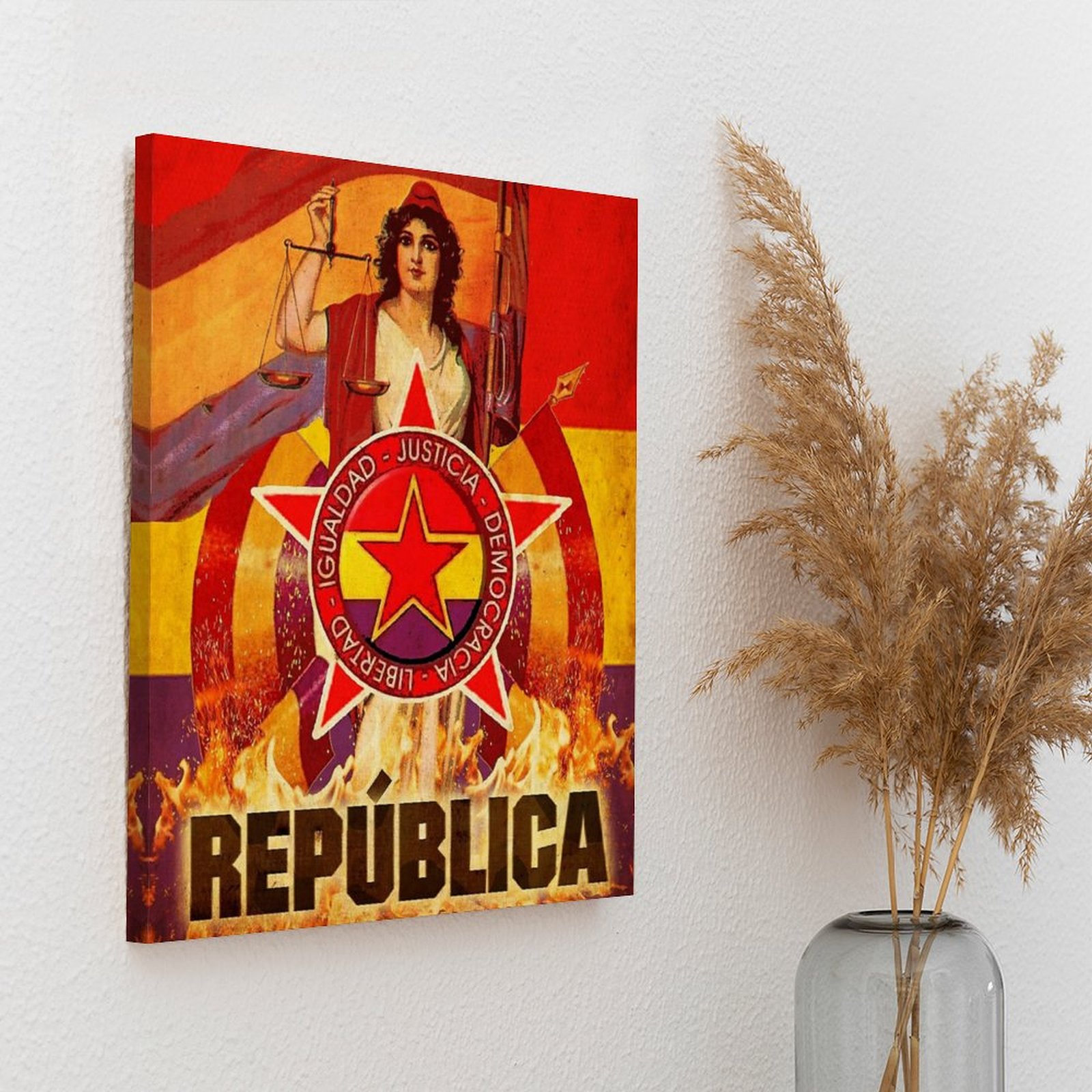 No Pasaran Spanish Revolution  - Home Cinema Decor recension och pris