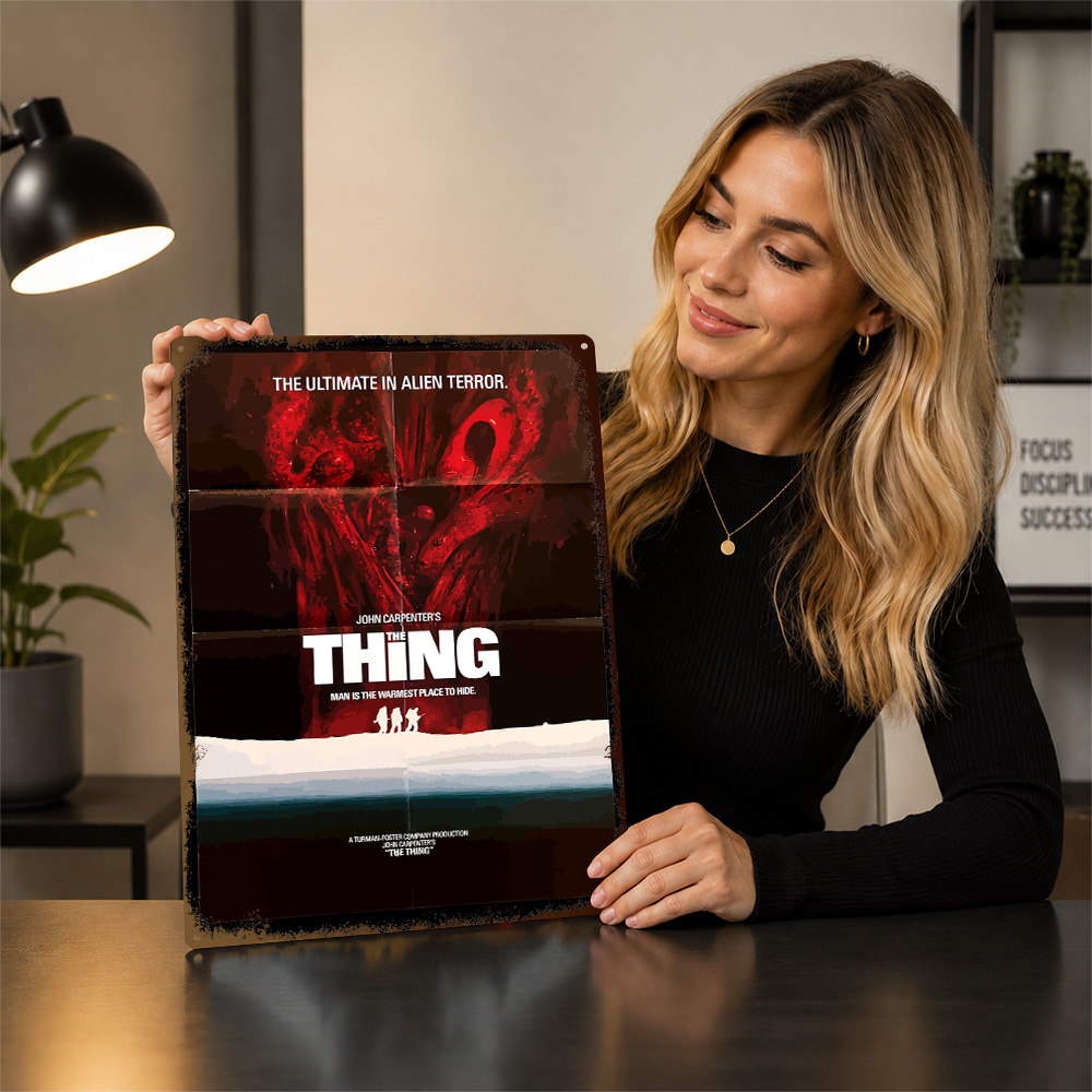 The Thing Red Creature Silhoue - Home Cinema Wall Ideas recension och pris